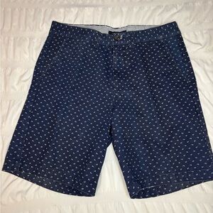 Tommy Hilfiger classic flat front anchor shorts - size 30” waist
